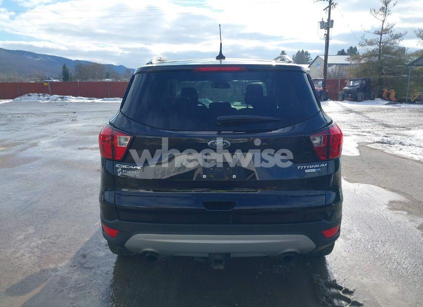 Photo 17 of 2019 Ford Escape (VIN 1FMCU9J91KUA43093)
