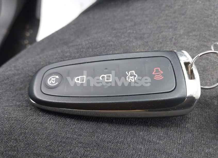 Photo 11 of 2019 Ford Escape TITANIUM (VIN 1FMCU9J91KUA49640)