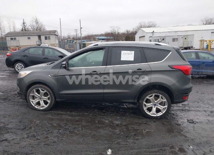 Photo 14 of 2019 Ford Escape TITANIUM (VIN 1FMCU9J91KUA49640)