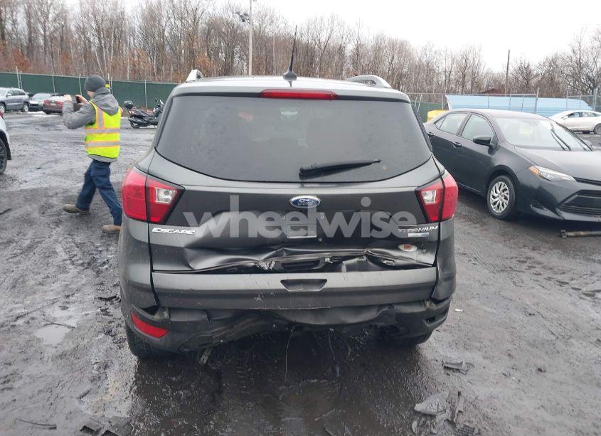 Photo 16 of 2019 Ford Escape TITANIUM (VIN 1FMCU9J91KUA49640)