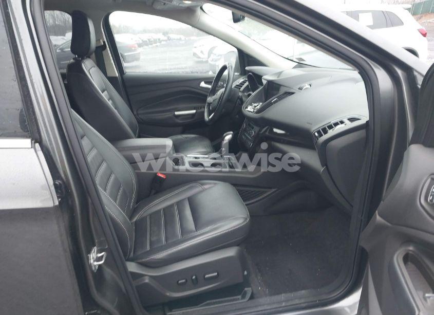 Photo 5 of 2019 Ford Escape TITANIUM (VIN 1FMCU9J91KUA49640)