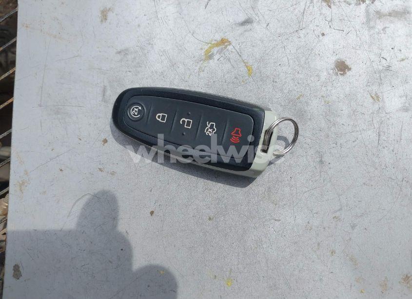 Photo 11 of 2019 Ford Escape TITANIUM (VIN 1FMCU9J91KUC42161)