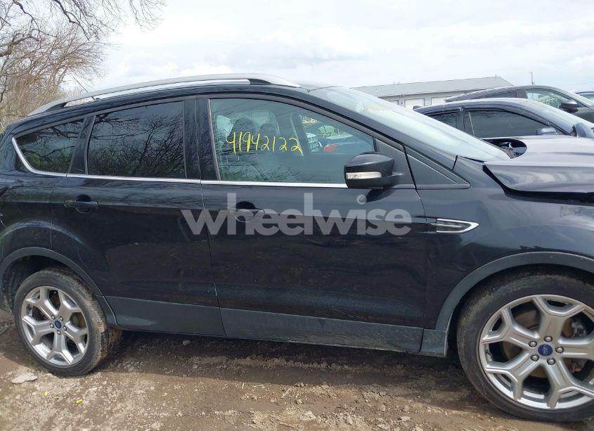 Photo 13 of 2019 Ford Escape TITANIUM (VIN 1FMCU9J91KUC42161)