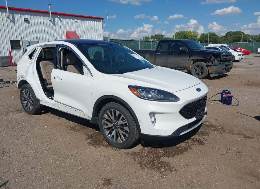 2020 Ford Escape TITANIUM (VIN 1FMCU9J91LUB48959) main photo