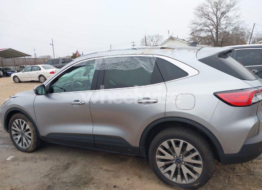 Photo 13 of 2021 Ford Escape TITANIUM (VIN 1FMCU9J91MUA19685)