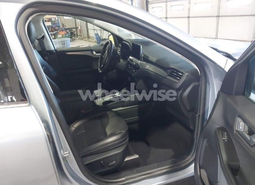 Photo 5 of 2022 Ford Escape TITANIUM (VIN 1FMCU9J91NUA99703)