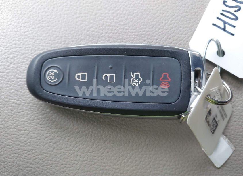 Photo 11 of 2016 Ford Escape TITANIUM (VIN 1FMCU9J92GUA29498)