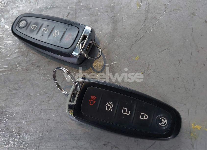 Photo 11 of 2016 Ford Escape TITANIUM (VIN 1FMCU9J92GUC40314)