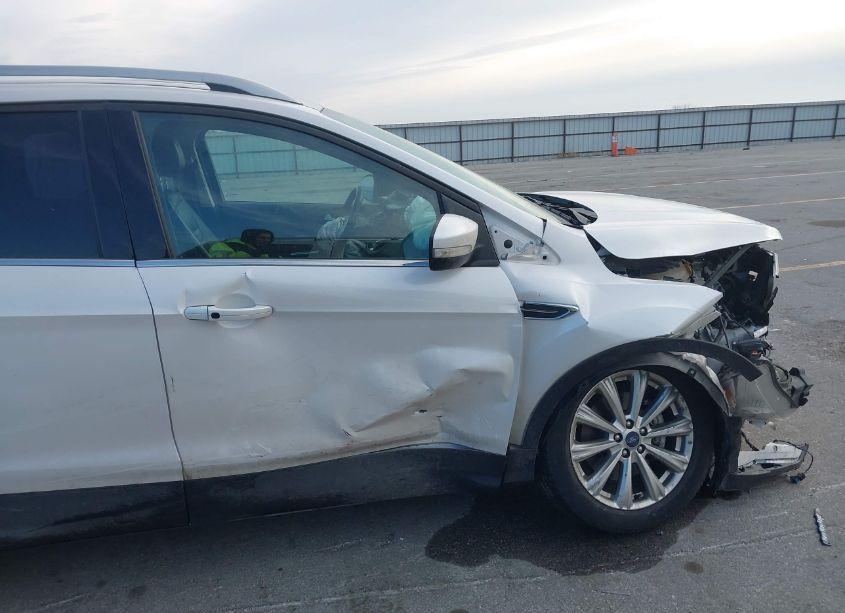 Photo 6 of 2017 Ford Escape TITANIUM (VIN 1FMCU9J92HUB80293)