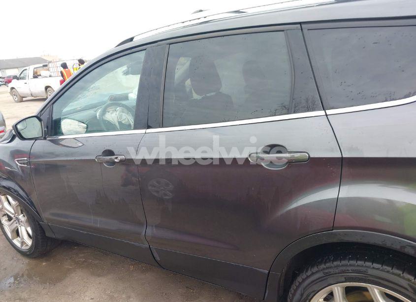 Photo 14 of 2019 Ford Escape TITANIUM (VIN 1FMCU9J92KUA60386)