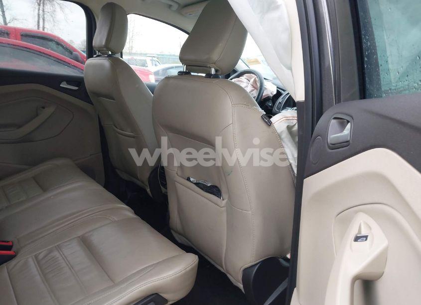 Photo 8 of 2019 Ford Escape TITANIUM (VIN 1FMCU9J92KUA60386)