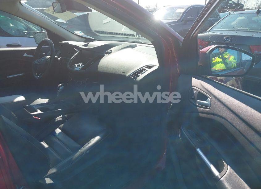 Photo 5 of 2019 Ford Escape TITANIUM (VIN 1FMCU9J92KUA75924)