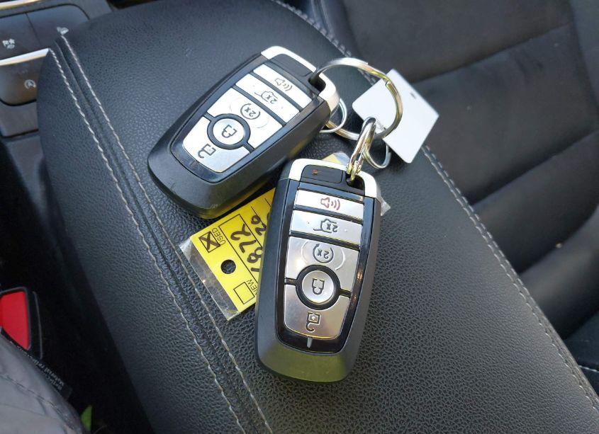 Photo 11 of 2020 Ford Escape TITANIUM (VIN 1FMCU9J92LUB41356)