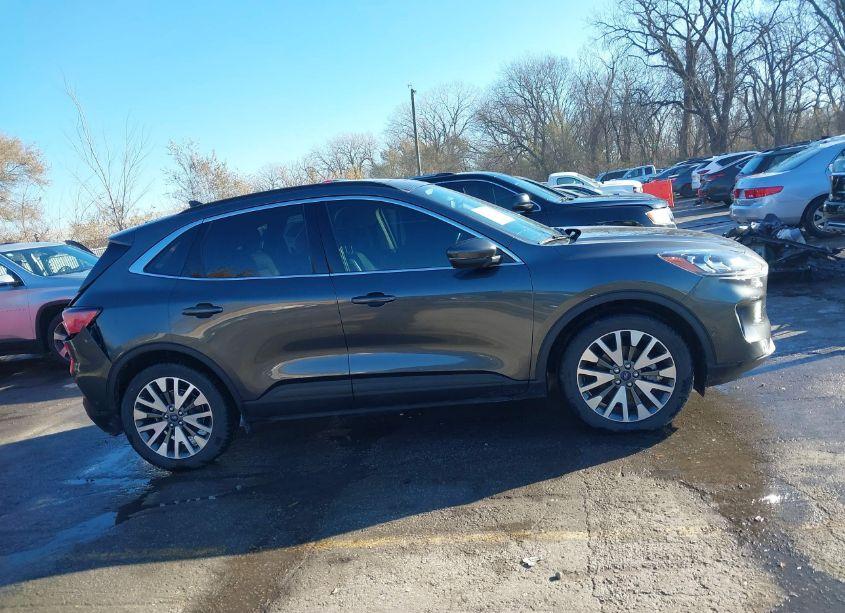 Photo 13 of 2020 Ford Escape TITANIUM (VIN 1FMCU9J92LUB41356)