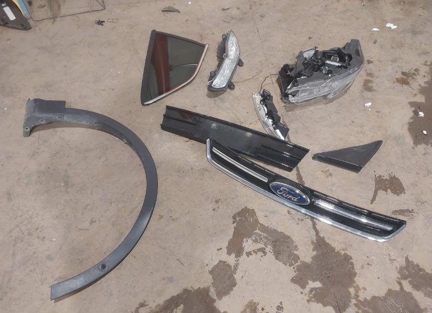 Photo 12 of 2016 Ford Escape TITANIUM (VIN 1FMCU9J93GUB23910)