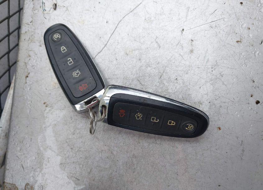 Photo 11 of 2016 Ford Escape TITANIUM (VIN 1FMCU9J93GUB51044)