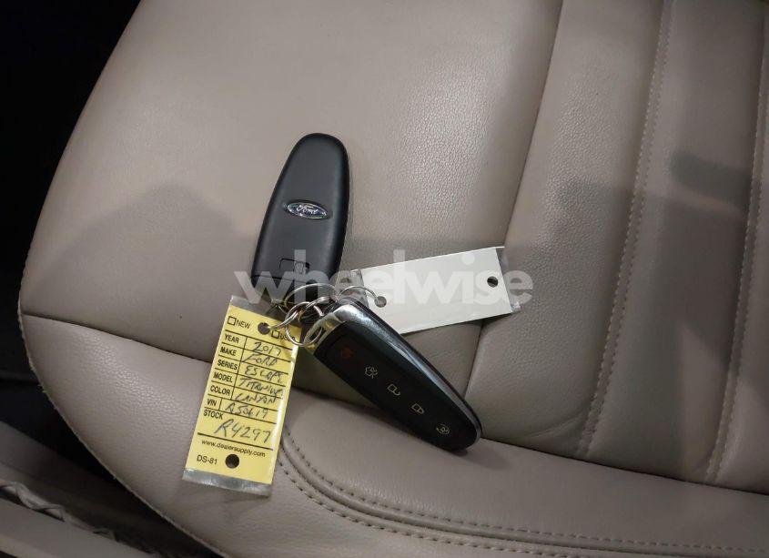 Photo 11 of 2017 Ford Escape TITANIUM (VIN 1FMCU9J93HUA50619)