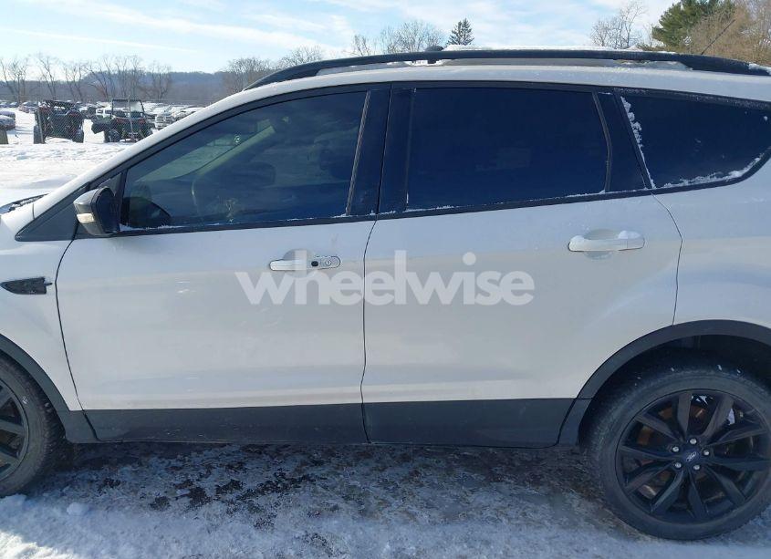 Photo 15 of 2017 Ford Escape TITANIUM (VIN 1FMCU9J93HUC08389)