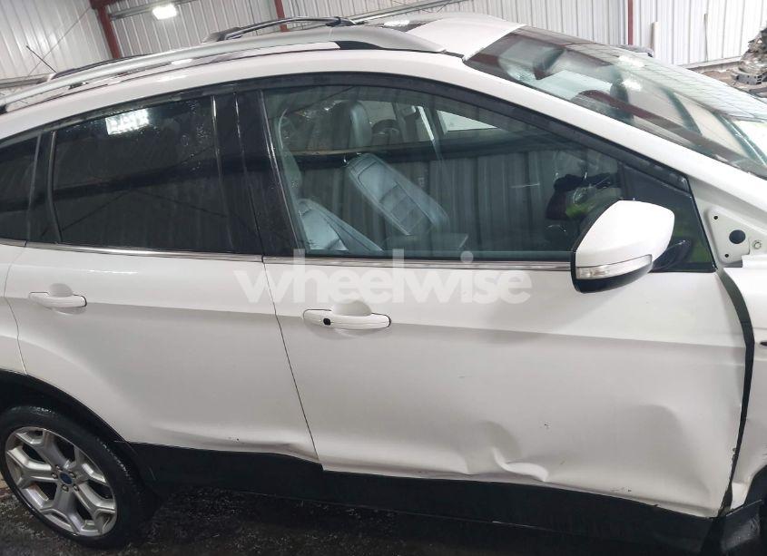 Photo 14 of 2017 Ford Escape TITANIUM (VIN 1FMCU9J93HUE30852)