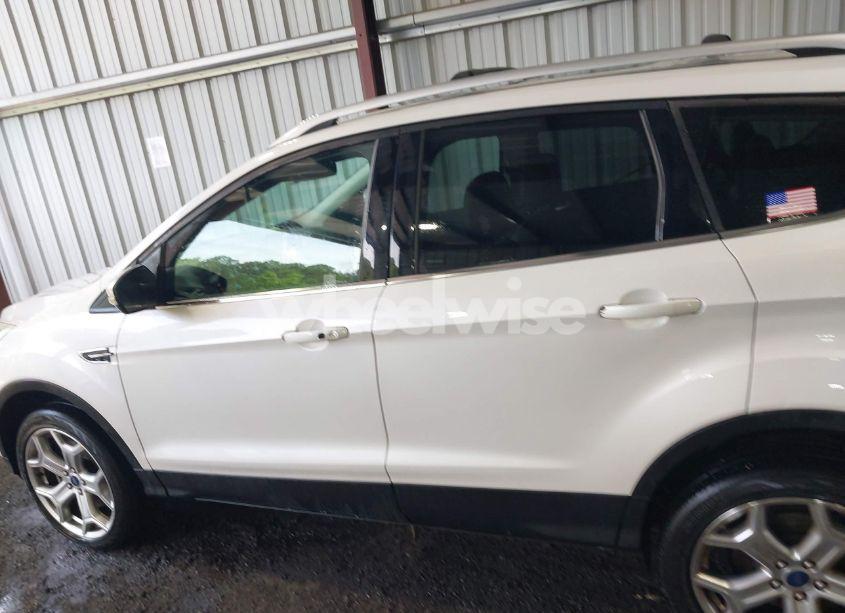 Photo 15 of 2017 Ford Escape TITANIUM (VIN 1FMCU9J93HUE30852)