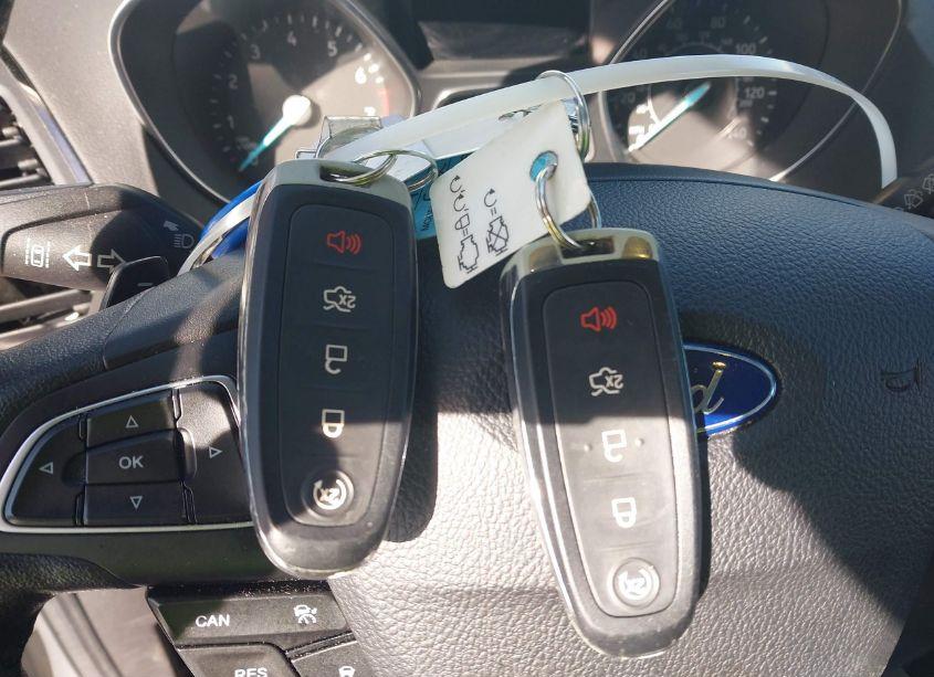 Photo 11 of 2017 Ford Escape TITANIUM (VIN 1FMCU9J93HUE86953)