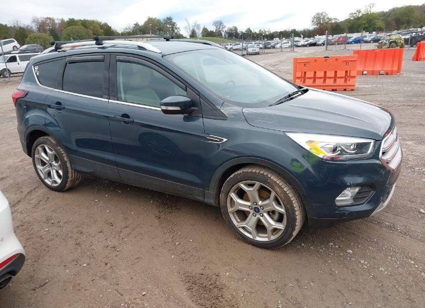 2019 Ford Escape TITANIUM (VIN 1FMCU9J93KUB53742) main photo