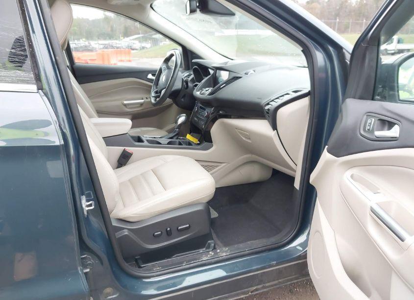 Photo 5 of 2019 Ford Escape TITANIUM (VIN 1FMCU9J93KUB53742)