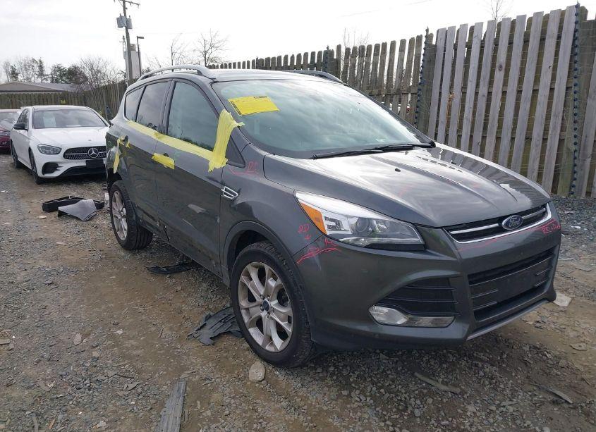 2016 Ford Escape TITANIUM (VIN 1FMCU9J94GUC49886) main photo