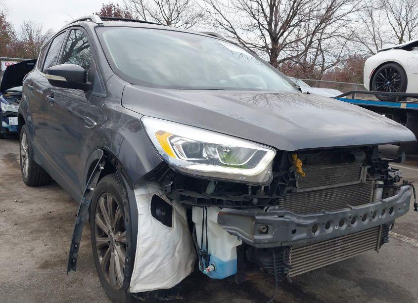 2017 Ford Escape TITANIUM (VIN 1FMCU9J94HUB95068) main photo