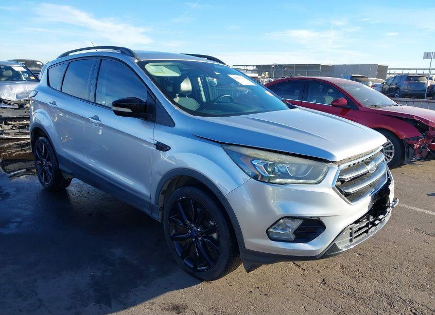 2017 Ford Escape TITANIUM (VIN 1FMCU9J94HUC14072) main photo