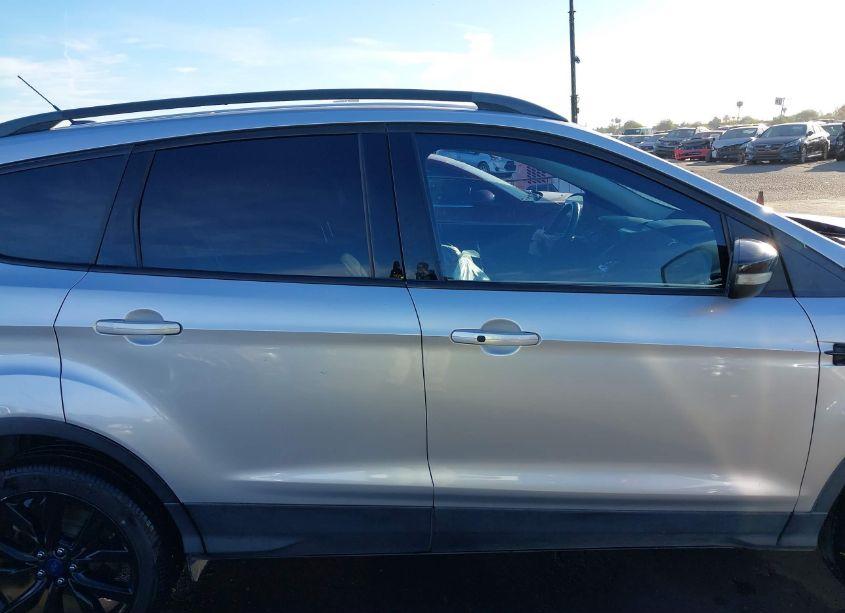 Photo 13 of 2017 Ford Escape TITANIUM (VIN 1FMCU9J94HUC14072)