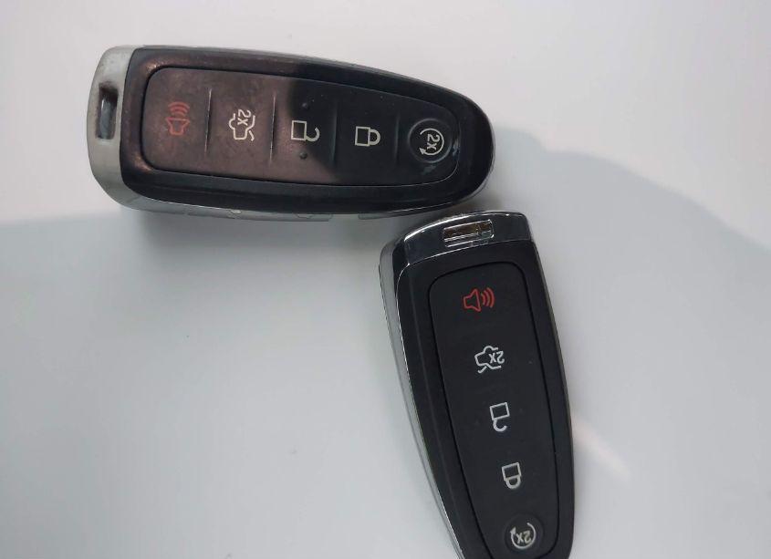 Photo 11 of 2018 Ford Escape TITANIUM (VIN 1FMCU9J94JUB74209)