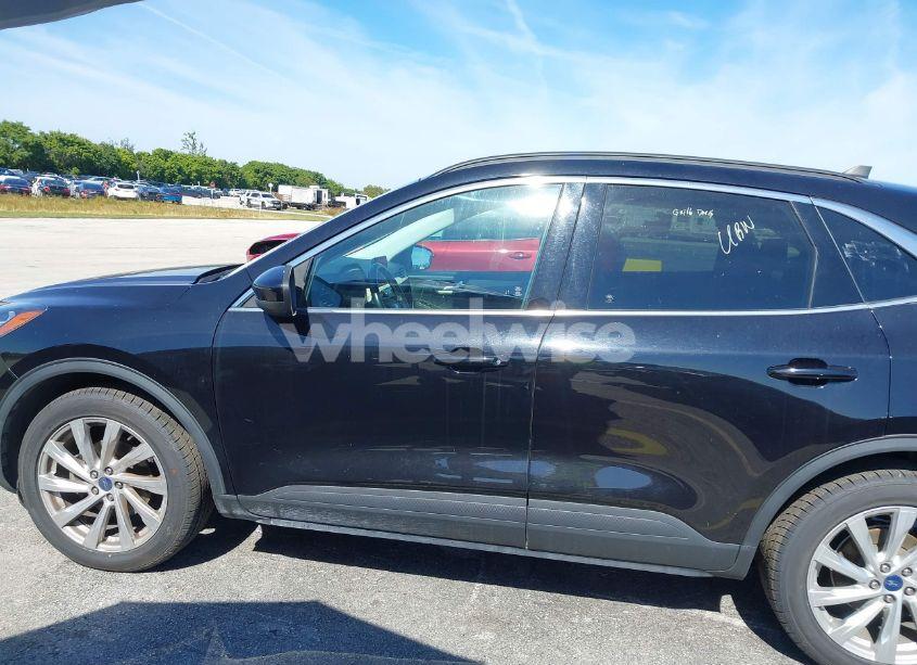 Photo 14 of 2021 Ford Escape TITANIUM (VIN 1FMCU9J94MUA00760)