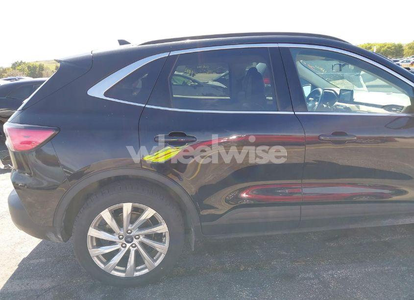 Photo 6 of 2021 Ford Escape TITANIUM (VIN 1FMCU9J94MUA00760)