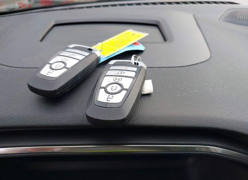 Photo 11 of 2022 Ford Escape TITANIUM (VIN 1FMCU9J94NUB82087)