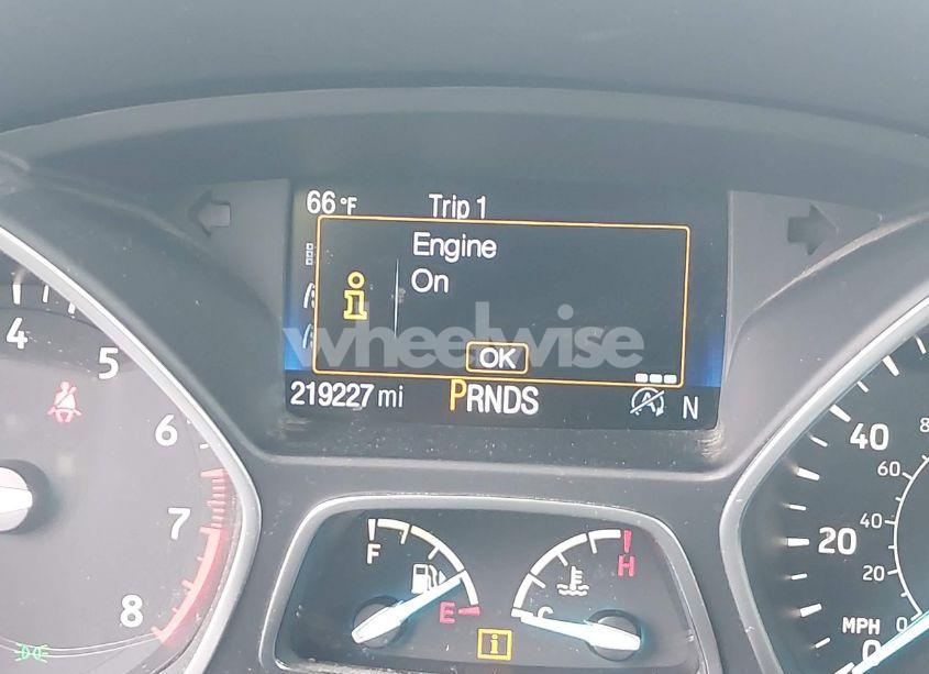 Photo 15 of 2017 Ford Escape TITANIUM (VIN 1FMCU9J95HUA02328)