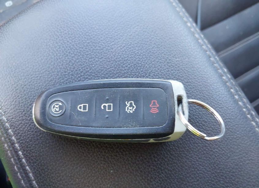 Photo 11 of 2017 Ford Escape TITANIUM (VIN 1FMCU9J95HUB91031)