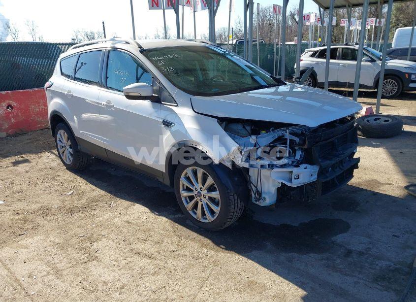 2017 Ford Escape TITANIUM (VIN 1FMCU9J95HUB96777) main photo