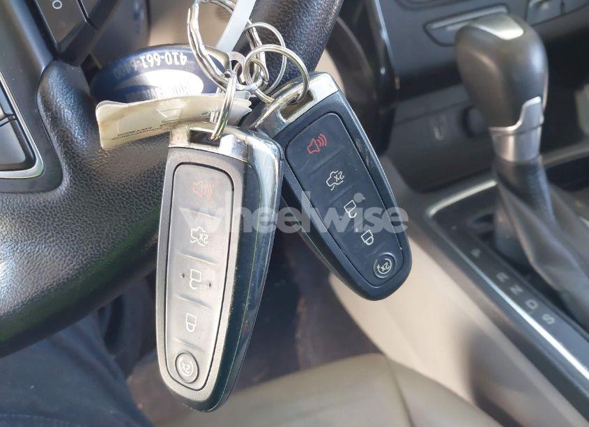 Photo 11 of 2017 Ford Escape TITANIUM (VIN 1FMCU9J95HUB96777)