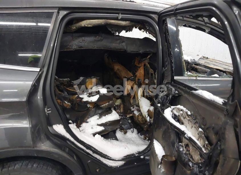 Photo 8 of 2017 Ford Escape TITANIUM (VIN 1FMCU9J95HUE69605)