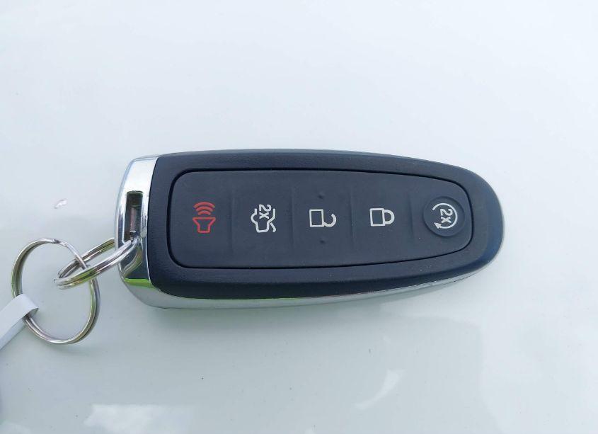 Photo 11 of 2019 Ford Escape TITANIUM (VIN 1FMCU9J95KUB82787)