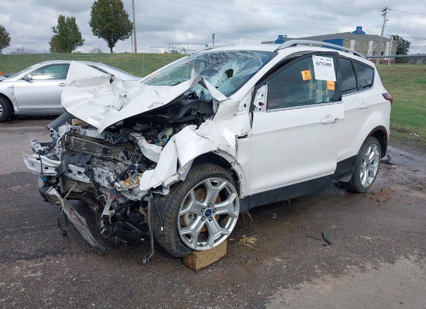 Photo 2 of 2019 Ford Escape TITANIUM (VIN 1FMCU9J95KUB82787)