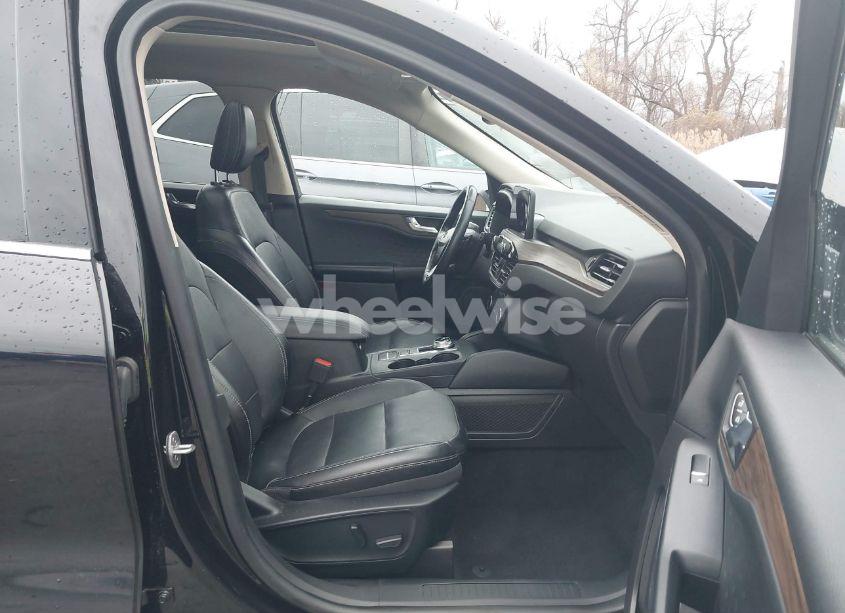 Photo 5 of 2020 Ford Escape TITANIUM (VIN 1FMCU9J95LUA07005)