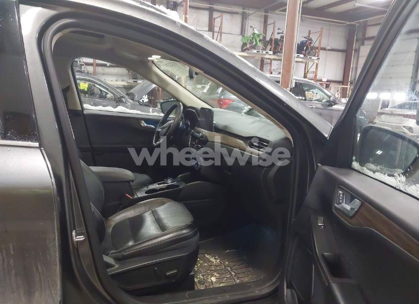 Photo 5 of 2020 Ford Escape TITANIUM (VIN 1FMCU9J95LUB15074)