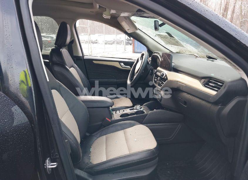 Photo 5 of 2021 Ford Escape TITANIUM (VIN 1FMCU9J95MUA21763)