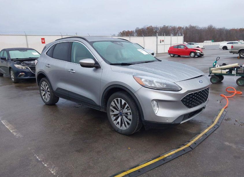 2022 Ford Escape TITANIUM (VIN 1FMCU9J95NUA71225) main photo