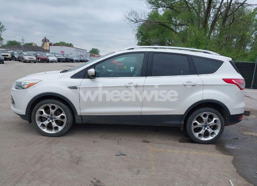 Photo 14 of 2016 Ford Escape TITANIUM (VIN 1FMCU9J96GUB97564)