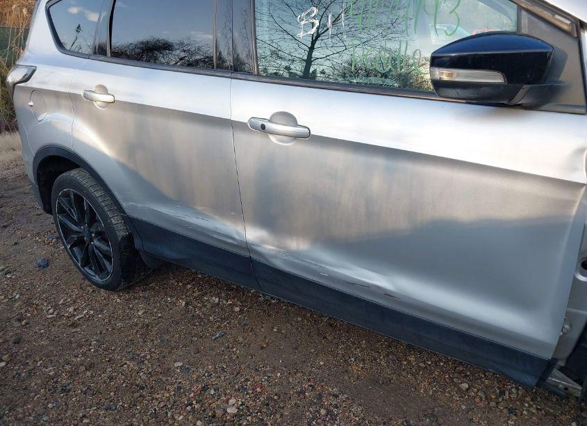 Photo 19 of 2017 Ford Escape TITANIUM (VIN 1FMCU9J96HUA99555)