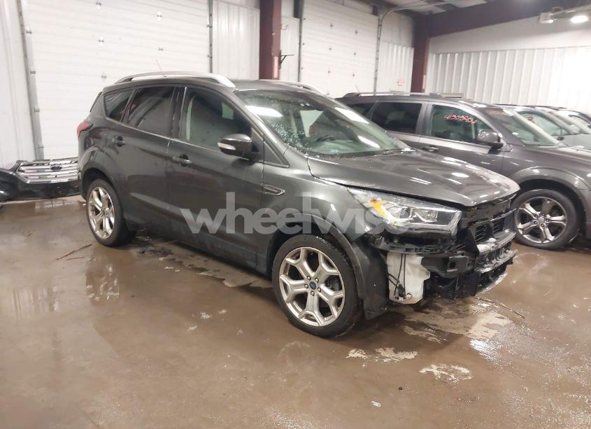2019 Ford Escape TITANIUM (VIN 1FMCU9J96KUA03124) main photo