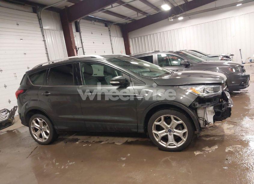 Photo 13 of 2019 Ford Escape TITANIUM (VIN 1FMCU9J96KUA03124)